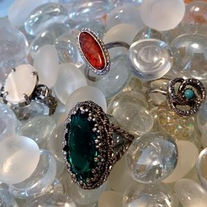 EUC Vintage Multicolored & Silver Tone Adjustable Rings - Set of 4